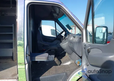 2005 Dodge Sprinter Van 2500 Shc z USA, uszkodzony, nr VIN WD2PD644655757321